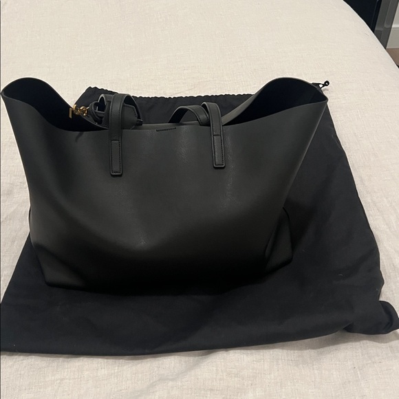 Saint Laurent as new tote - Picture 5 of 5